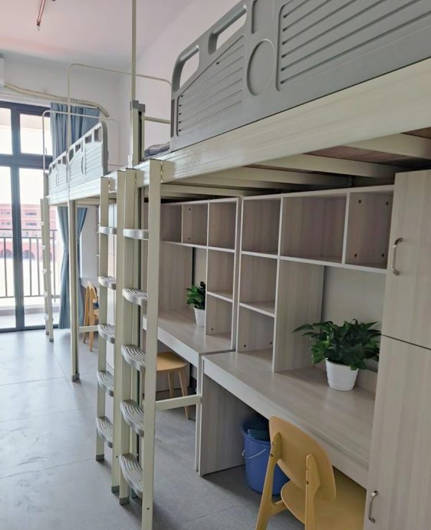 深圳高校钢木组合公寓床案例