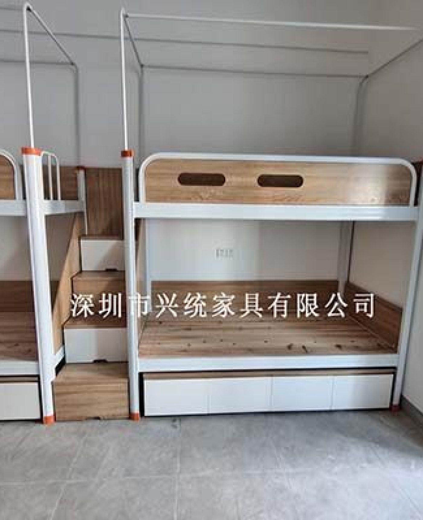 上下双床带储物功能案例